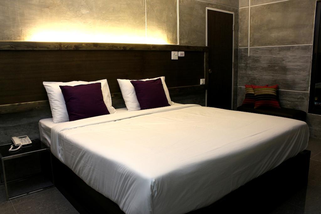 Bangkok 68 Hotel Room photo