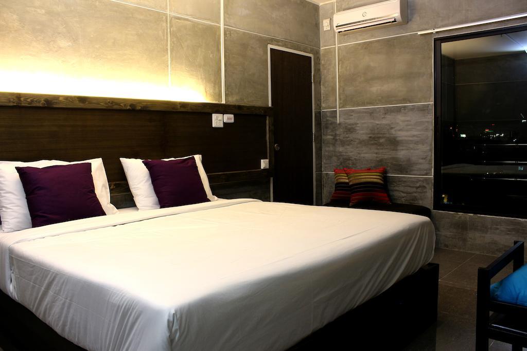 Bangkok 68 Hotel Room photo